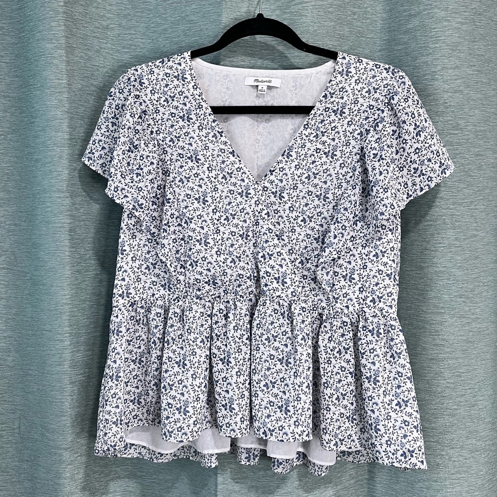 Madewell Georgette Ruffle-Sleeve Peplum Top in Americana Floral size Medium